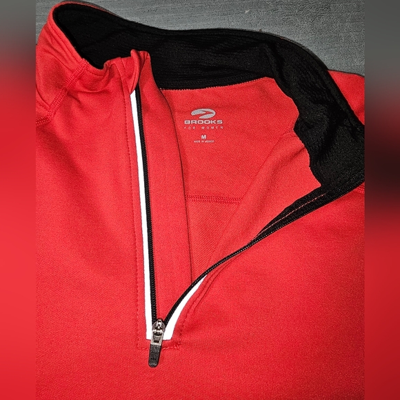 Brooks Women's Medium Athletic Vapor-Dry Red 1/4 Zip Pullover Long Sleeve Shirt - Picture 11 of 13